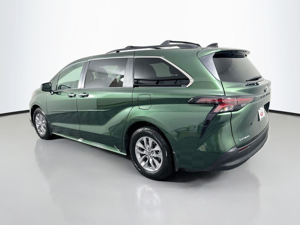 Thumbnail: 2026 Toyota Sienna - 7