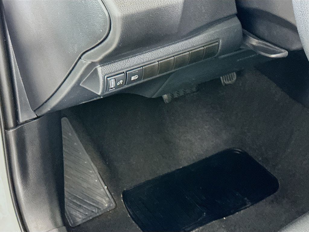 Thumbnail: 2024 Toyota Corolla - 10