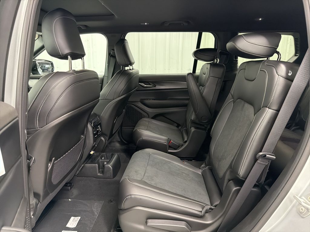 2025 Jeep Grand Cherokee L Altitude X - 10