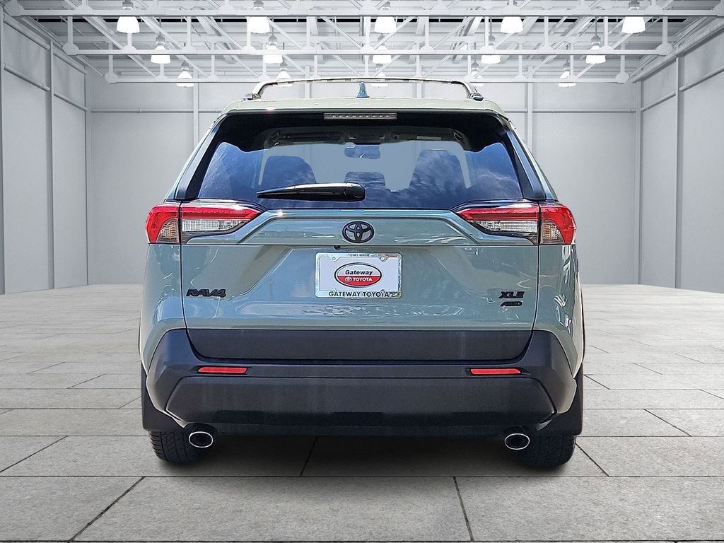 Thumbnail: 2021 Toyota RAV4 - 6