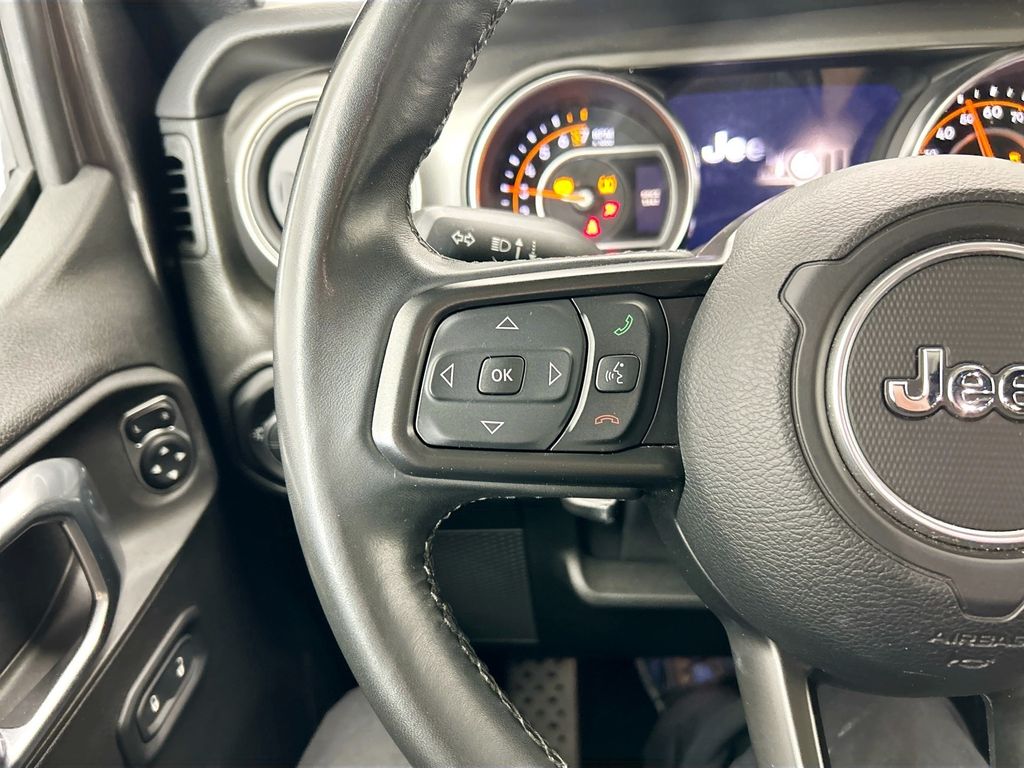 Thumbnail: 2022 Jeep Gladiator - 11