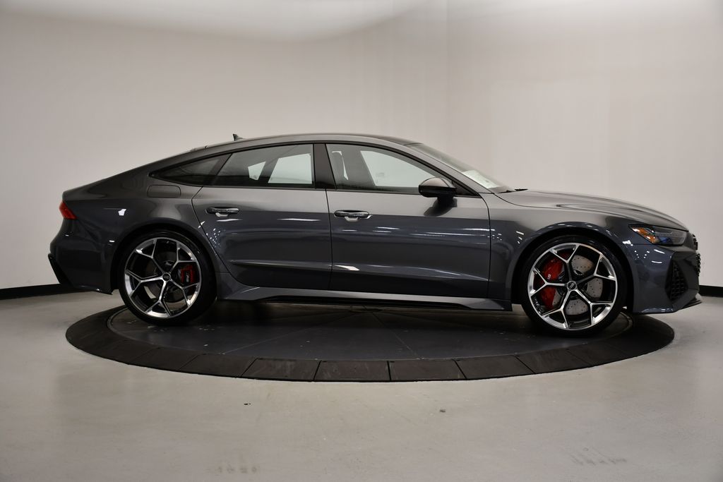Thumbnail: 2025 Audi RS 7 - 6
