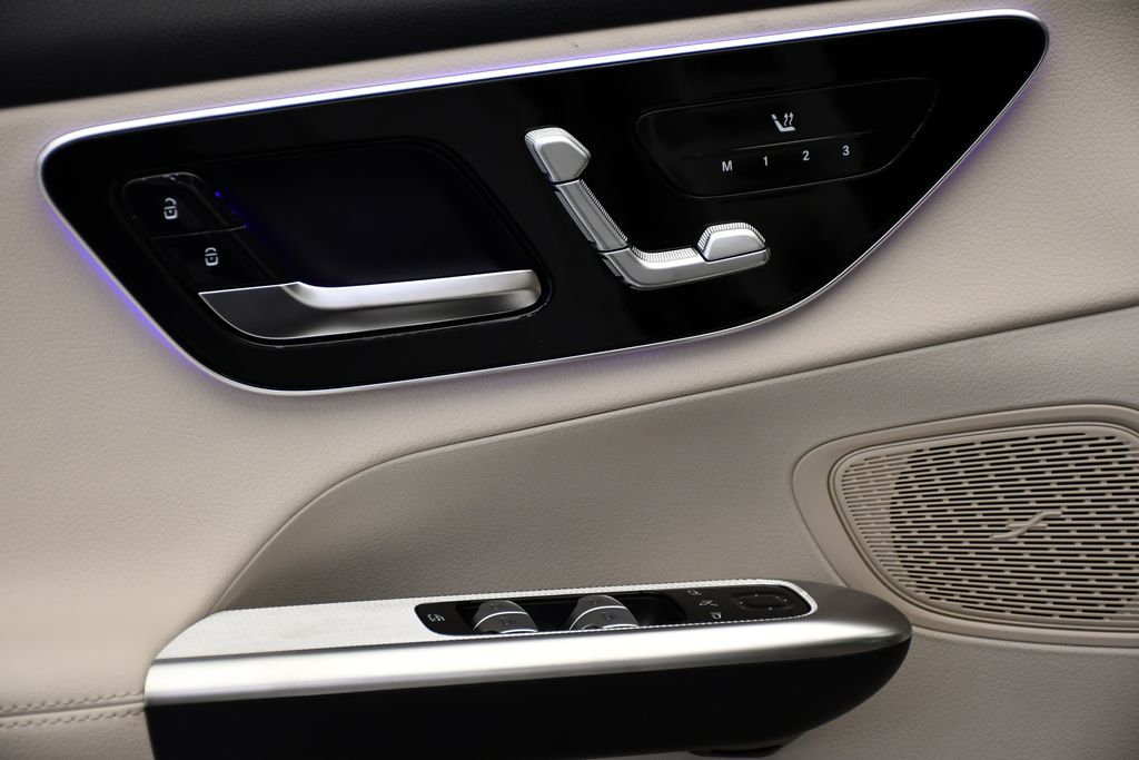 Thumbnail: 2026 Mercedes-Benz GLC - 32