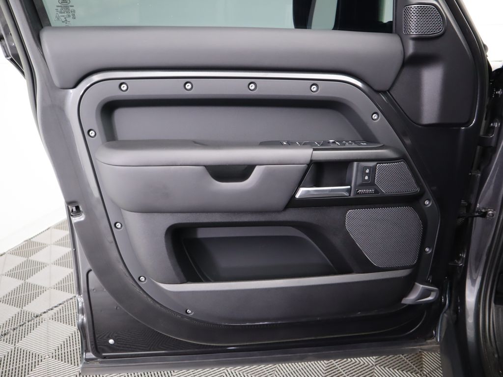 Thumbnail: 2023 Land Rover Defender - 24