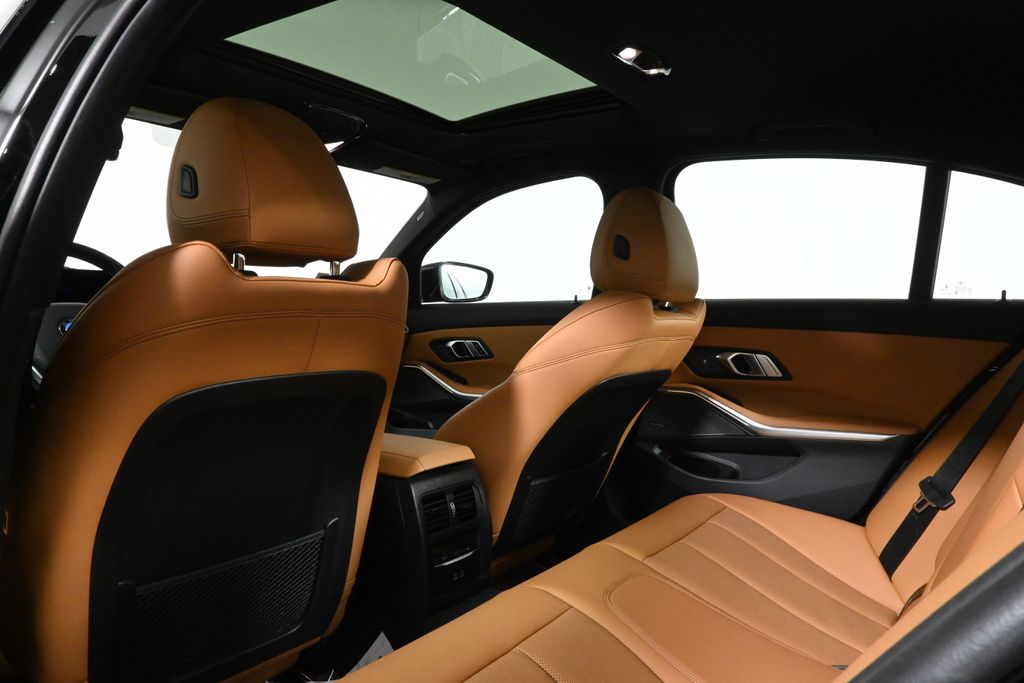 Thumbnail: 2023 BMW 3 Series - 30