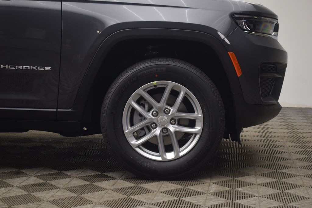 new 2026 Jeep Grand Cherokee car, priced at $37,984
