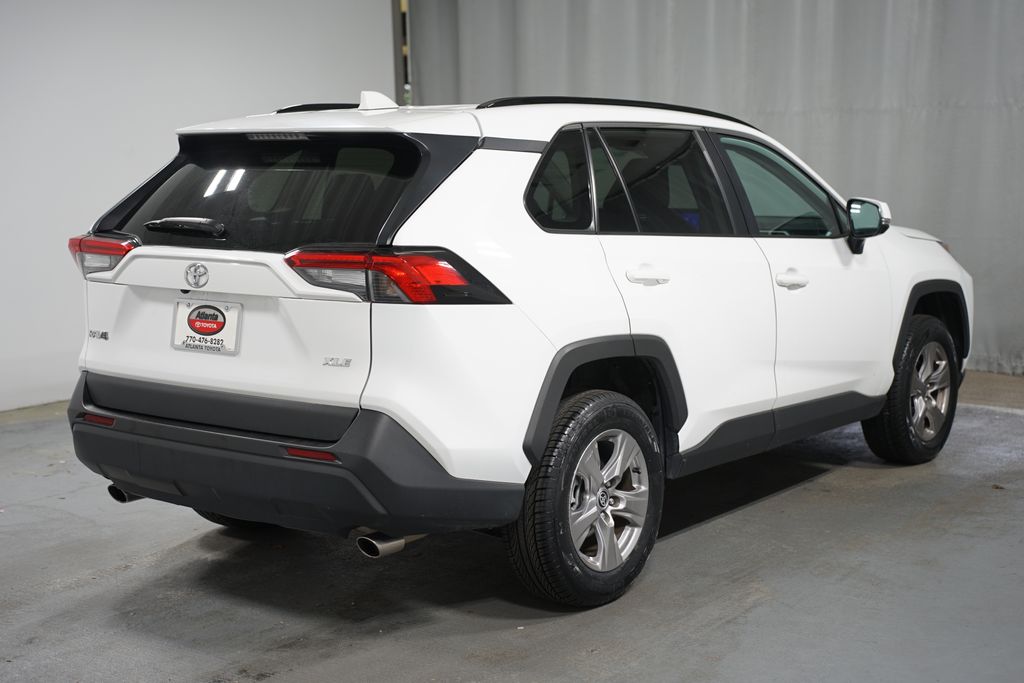 2023 Toyota RAV4 XLE 8