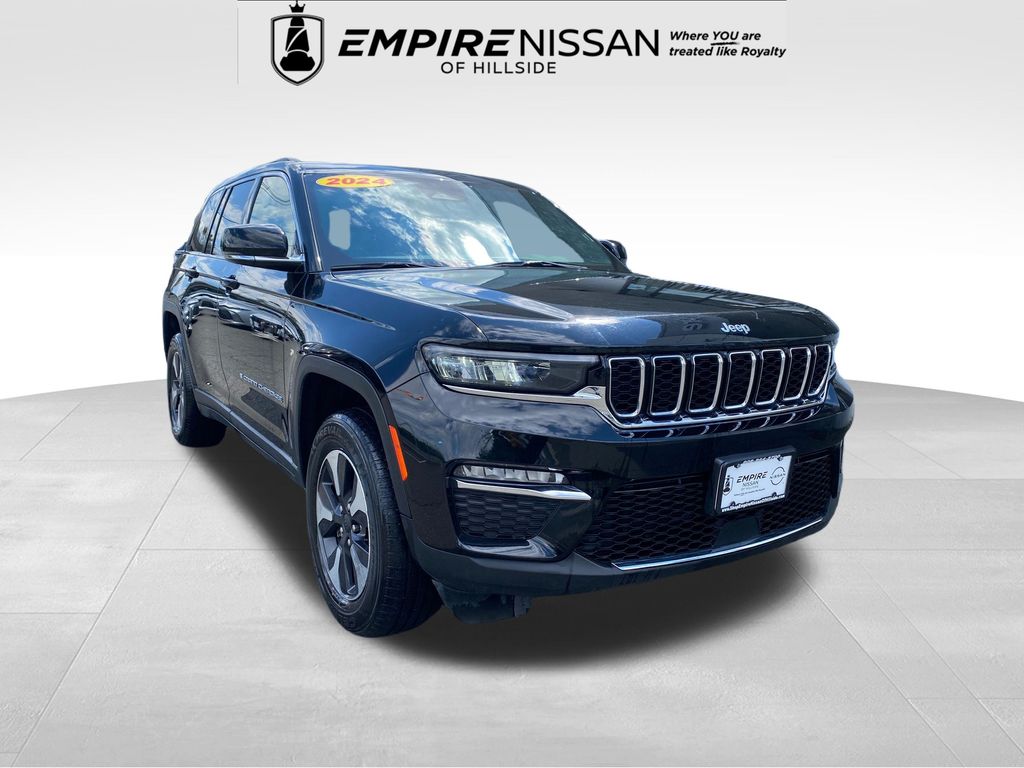 Diamond Black Crystal Pearlcoat 2024 Jeep Grand Cherokee 4xe SUV / Crossover Four-Wheel Drive 8-Speed Automatic