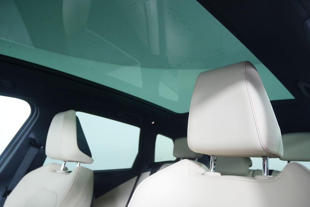 Thumbnail: 2025 BMW X3 - 12