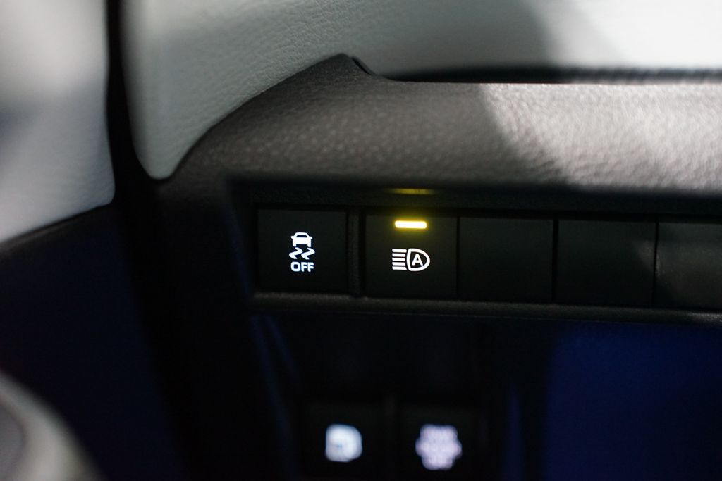 2025 Toyota Sienna XLE 24