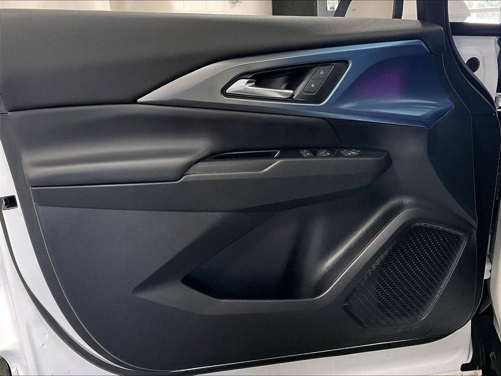 2024 Chevrolet Equinox EV — photo 9