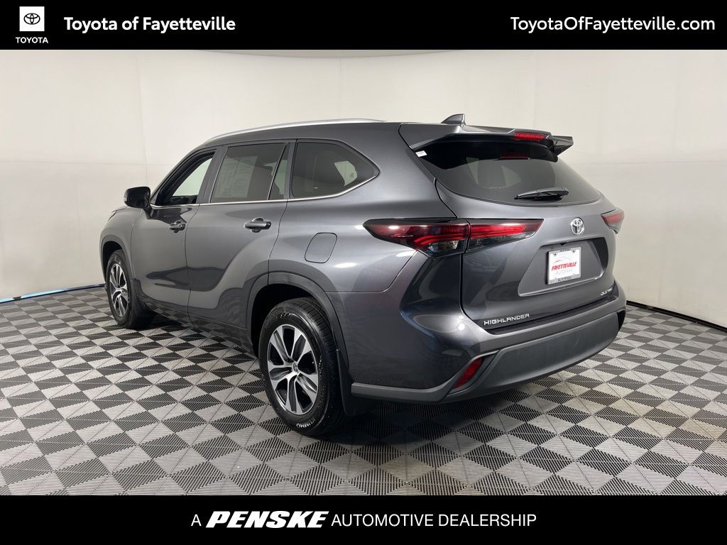 Thumbnail: 2024 Toyota Highlander - 17