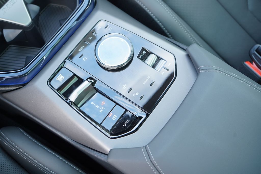 Thumbnail: 2026 BMW X3 - 18