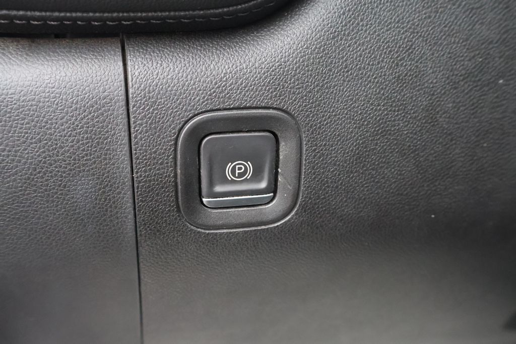 Thumbnail: 2022 Chevrolet Silverado 2500 - 18