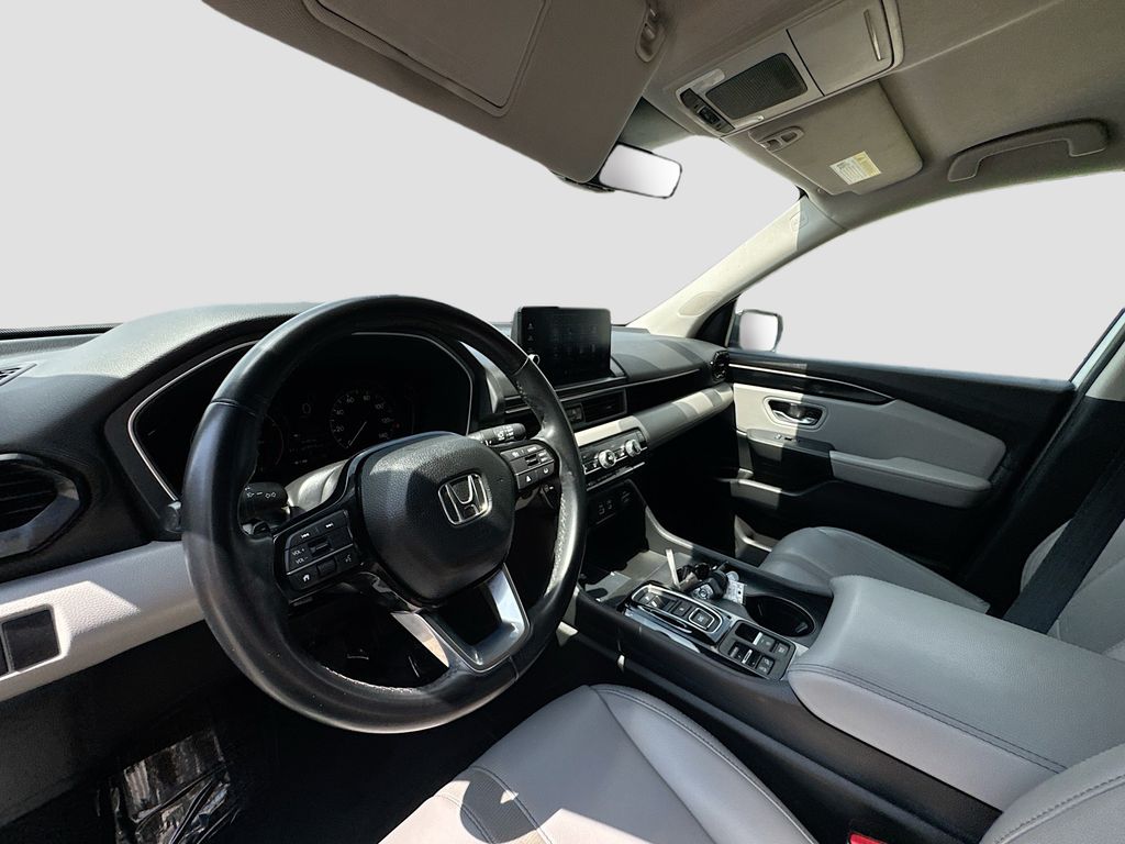 Used 2024 White Honda EX-L image 9