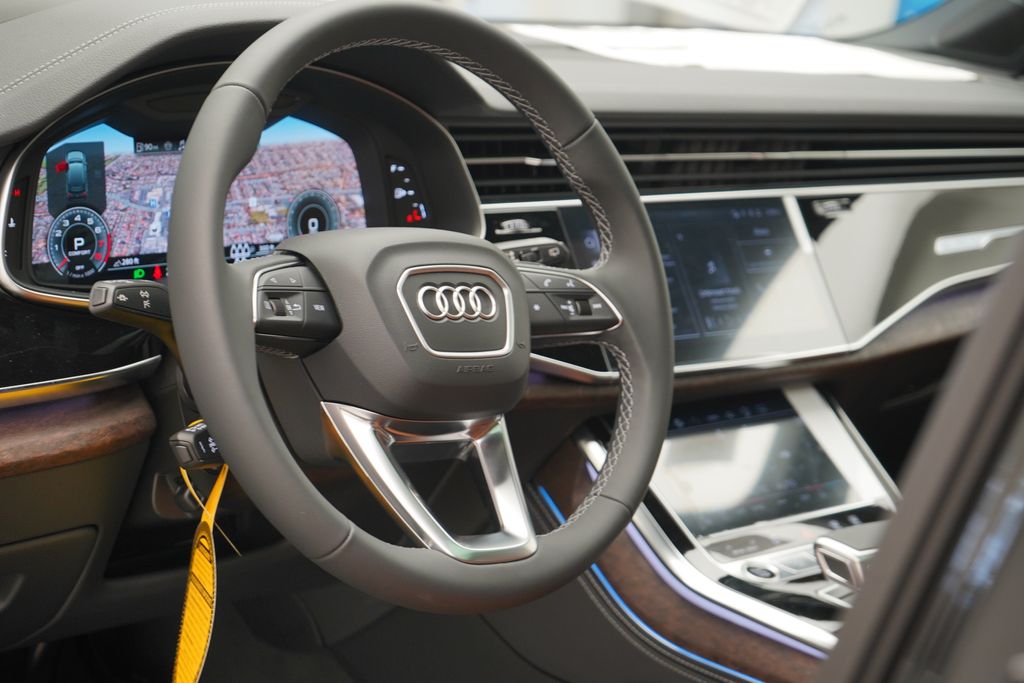 2025 Audi Q7  8