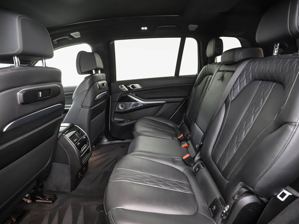 Thumbnail: 2024 BMW X7 - 21