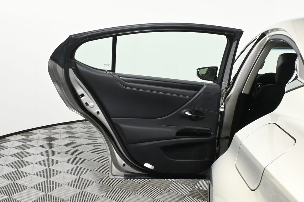 Thumbnail: 2023 Lexus ES - 31