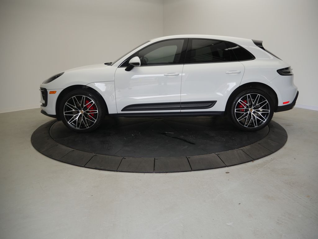 Thumbnail: 2023 Porsche Macan - 2
