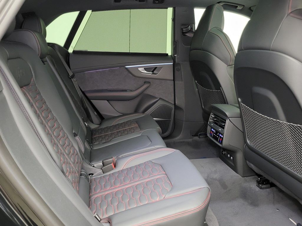 Thumbnail: 2026 Audi RS Q8 - 16