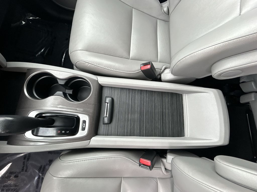 Thumbnail: 2017 Honda Pilot - 20