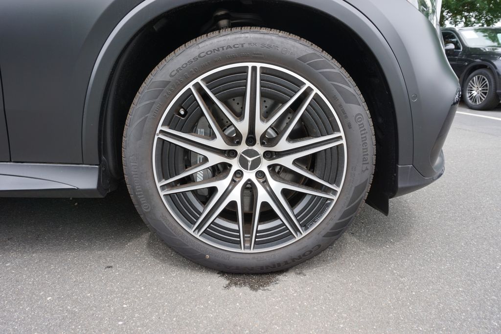 2025 Mercedes-Benz GLC 63 AMG 21