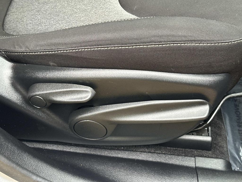 Thumbnail: 2014 Jeep Cherokee - 21