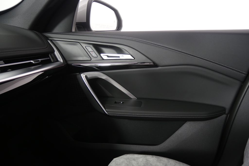 Thumbnail: 2025 BMW X1 - 22