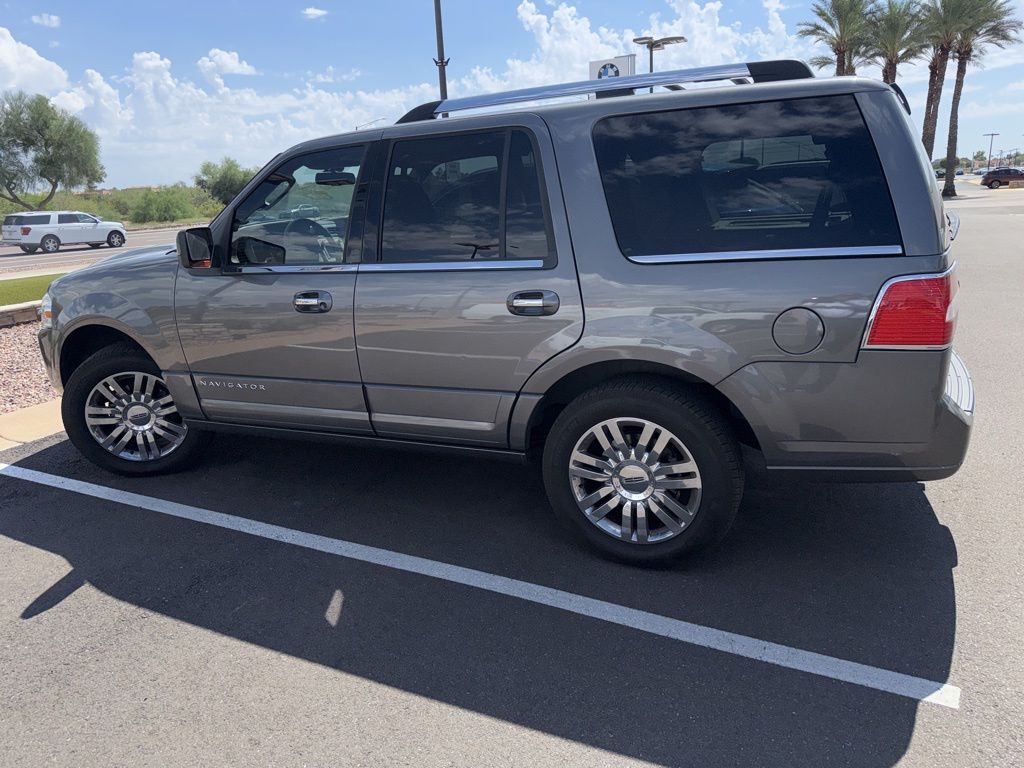 Thumbnail: 2010 Lincoln Navigator - 4