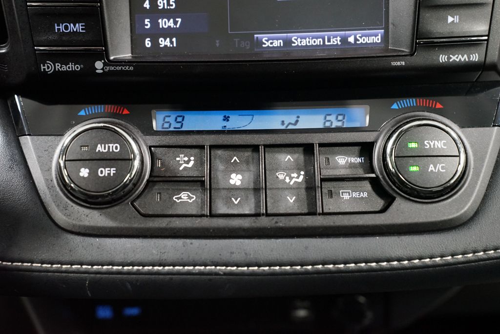 Thumbnail: 2018 Toyota RAV4 - 19