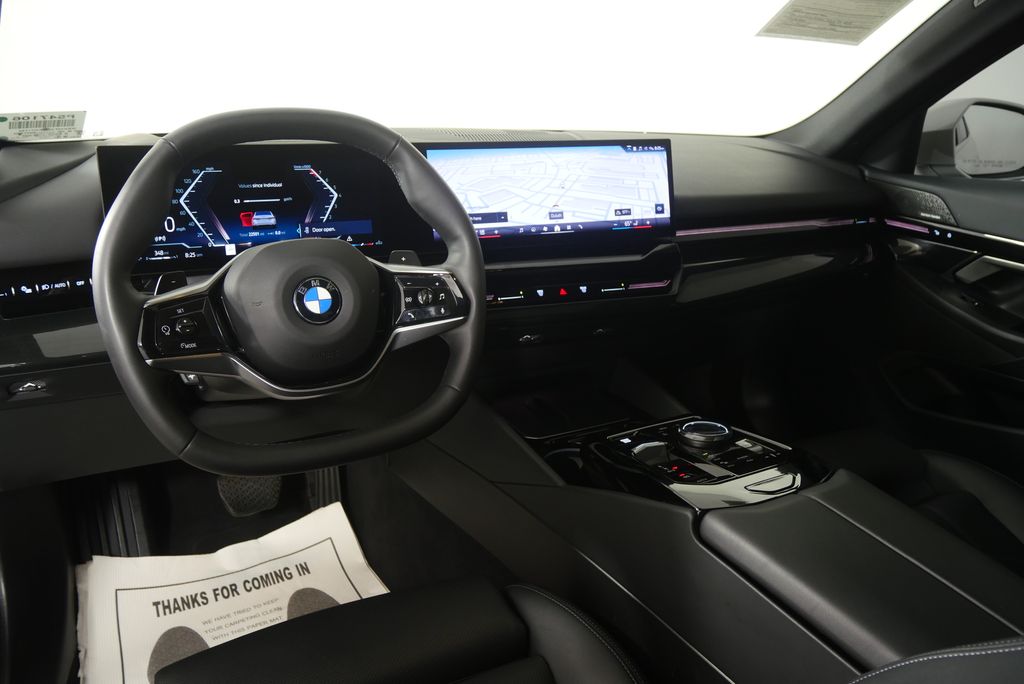 Thumbnail: 2025 BMW 5 Series - 13