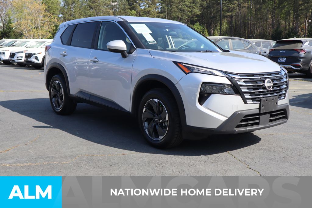 Used 2025 Silver Nissan SV image 5