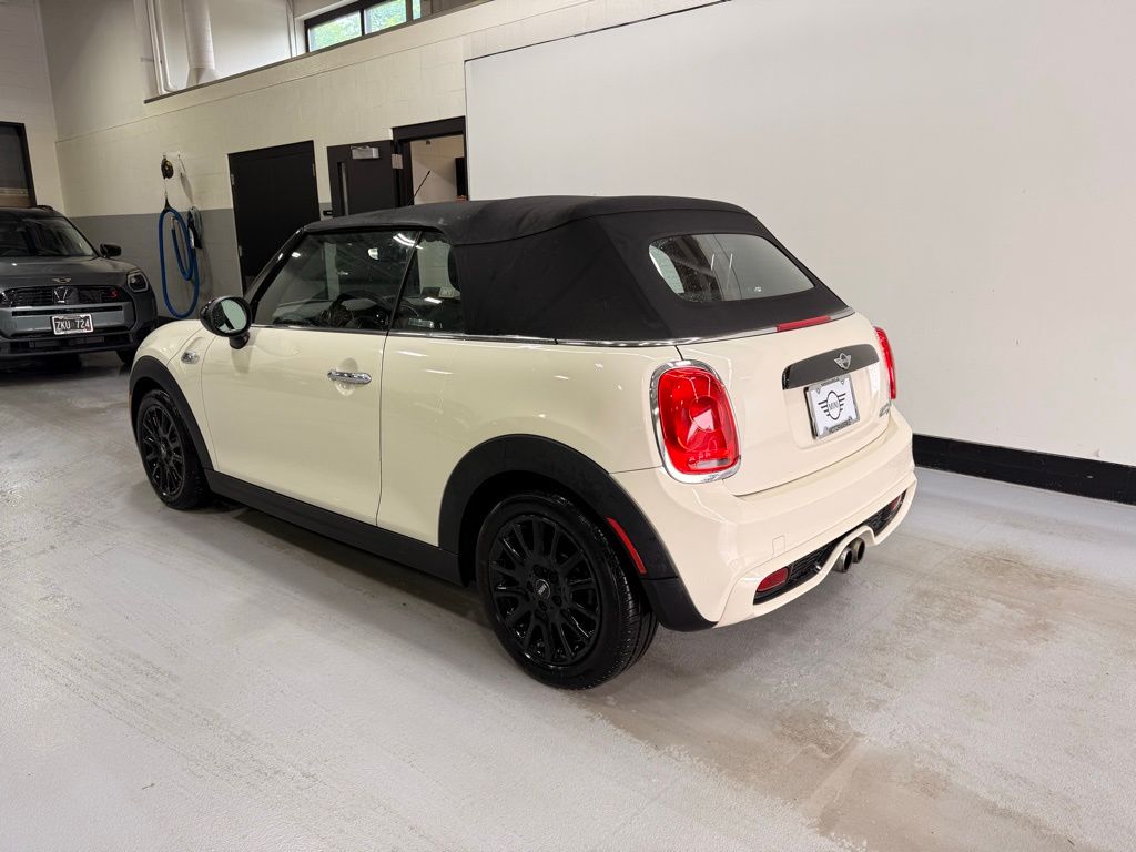 2016 MINI Cooper Base 3