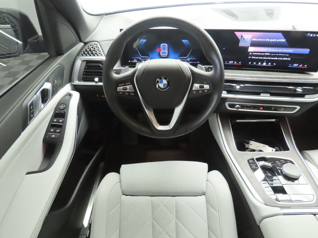 Thumbnail: 2024 BMW X5 - 10