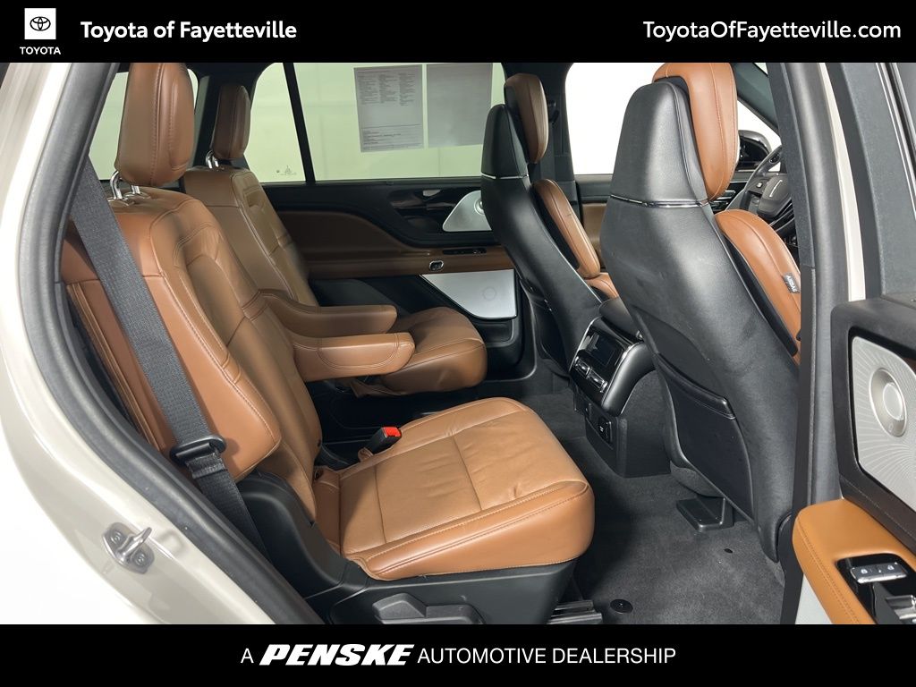 Thumbnail: 2023 Lincoln Aviator - 8