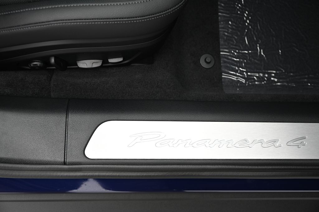 Thumbnail: 2024 Porsche Panamera - 20