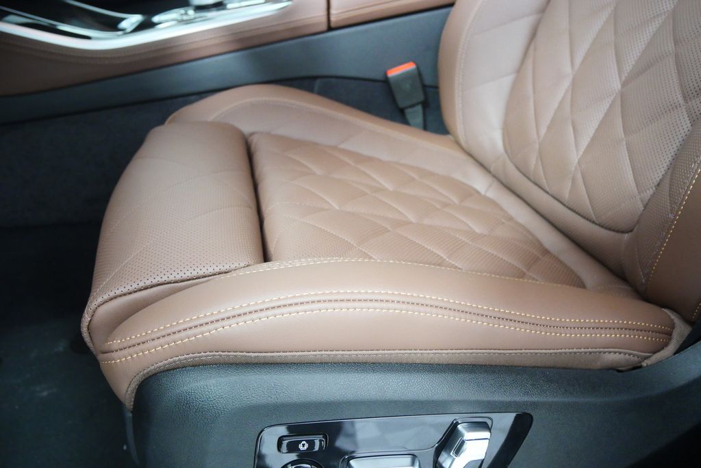 Thumbnail: 2026 BMW X5 - 10