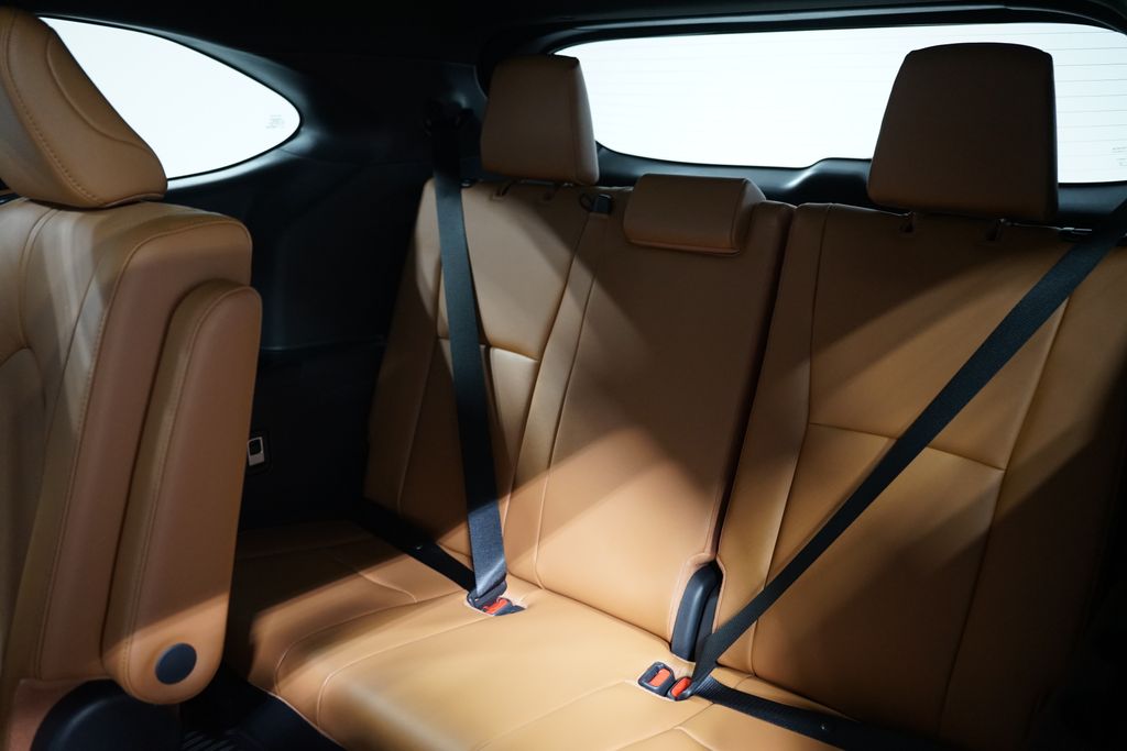 2025 Toyota Highlander Platinum 32