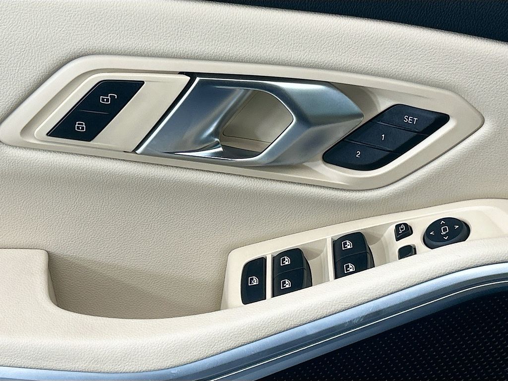 Thumbnail: 2024 BMW 3 Series - 22