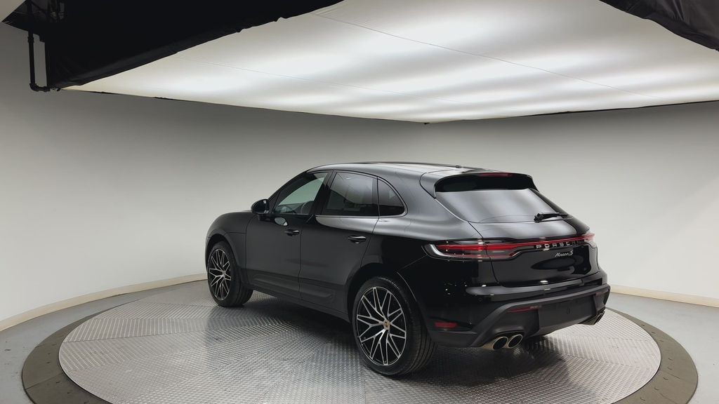 Thumbnail: 2023 Porsche Macan - 4