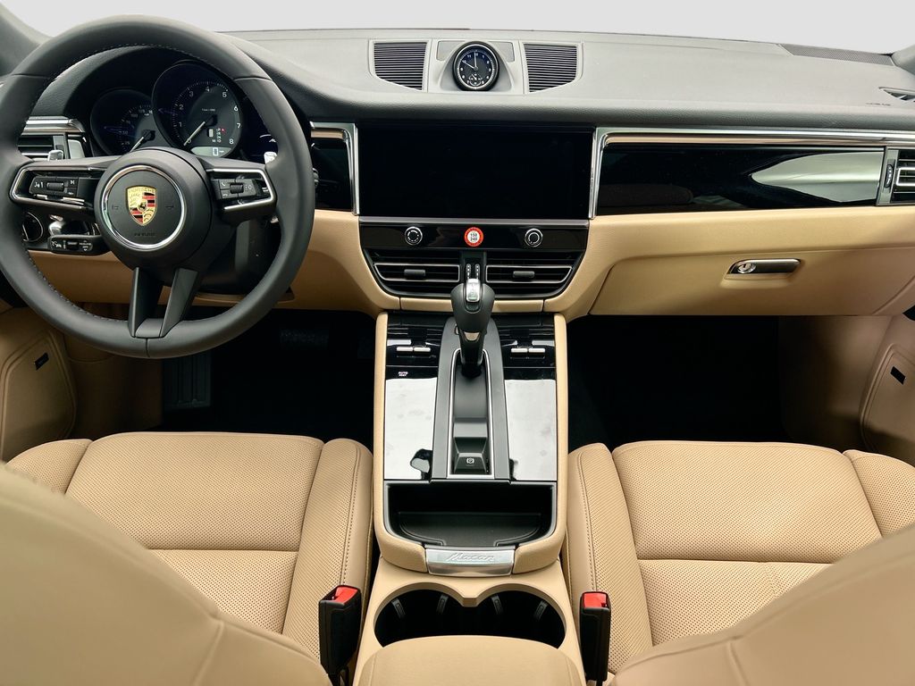 Thumbnail: 2026 Porsche Macan - 16