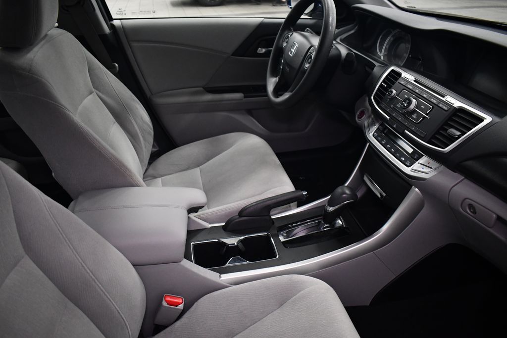 Thumbnail: 2015 Honda Accord - 32