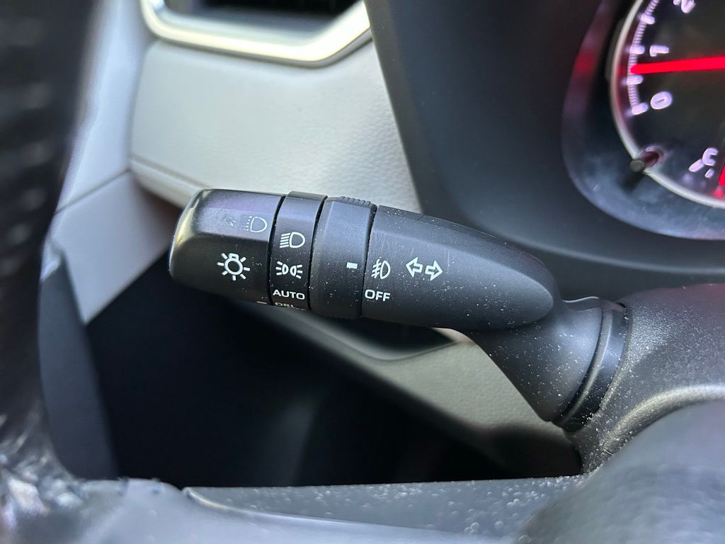 2019 Toyota RAV4 XLE Premium 22