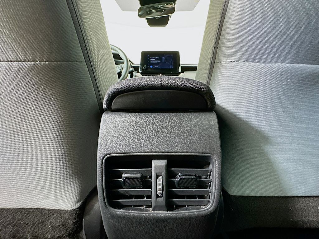 2023 Toyota Corolla Cross SE 24