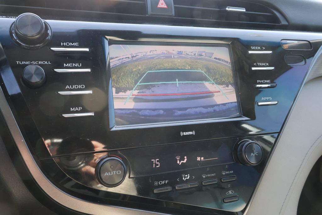 Thumbnail: 2020 Toyota Camry - 22