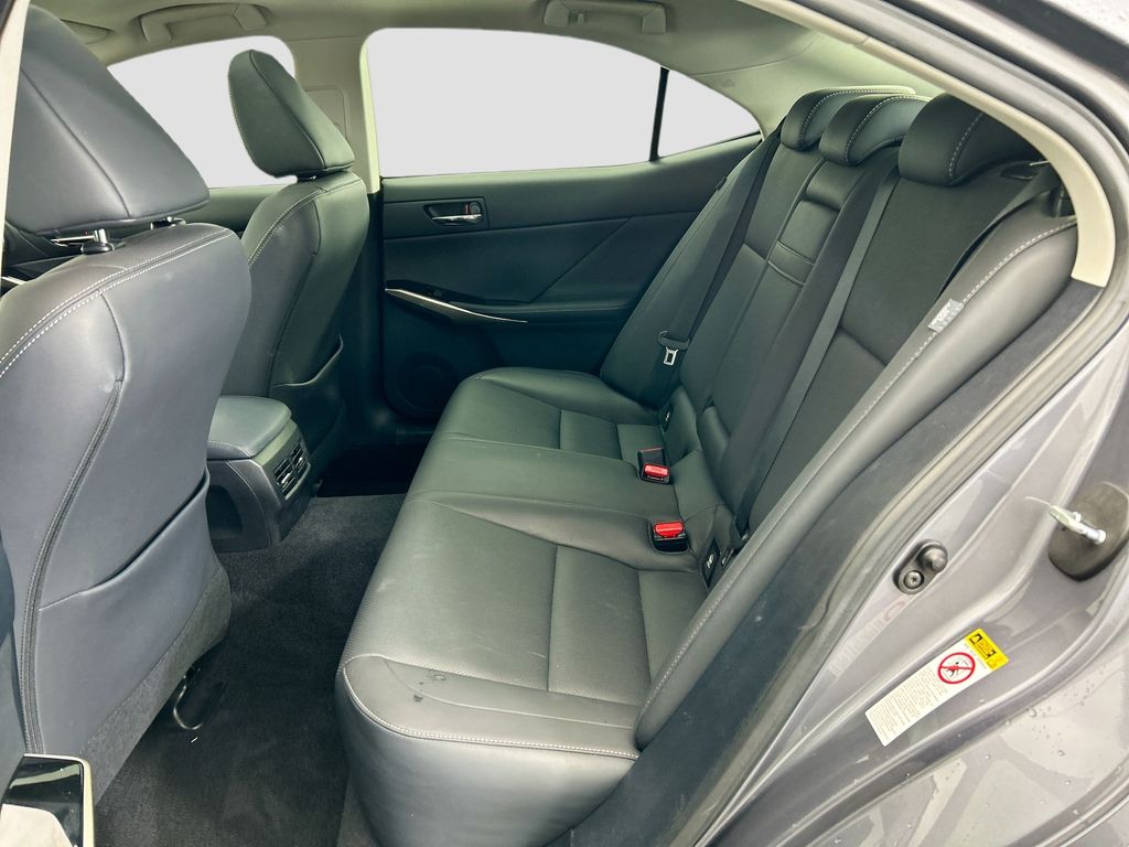 Thumbnail: 2016 Lexus IS - 19