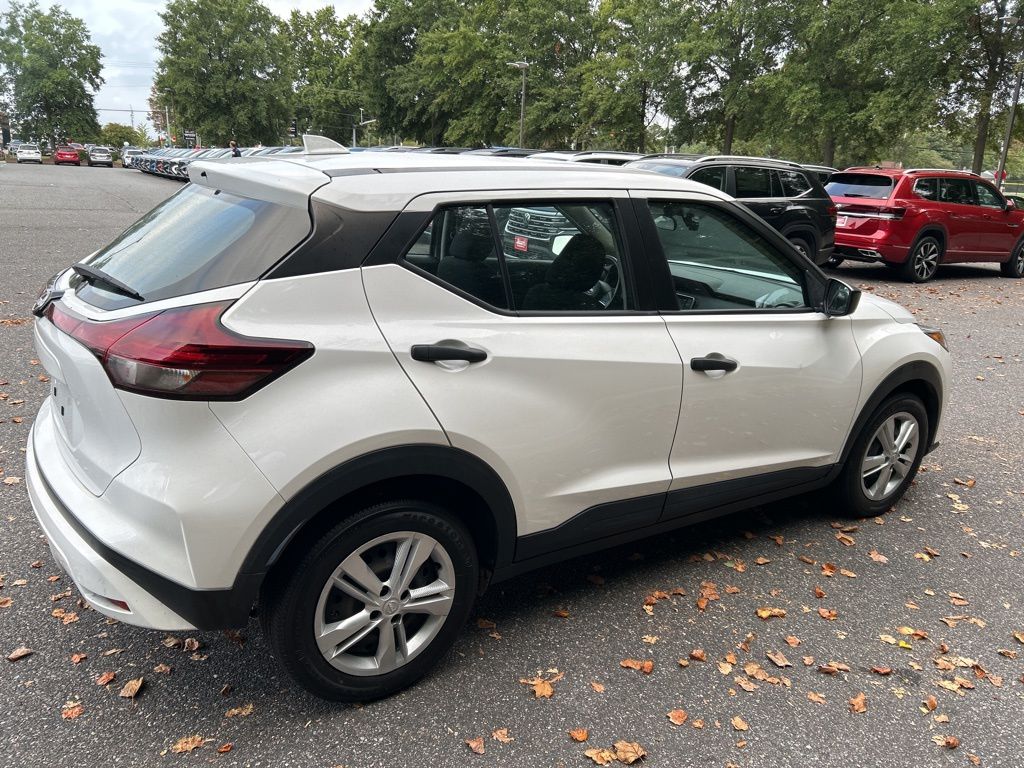 2022 Nissan Kicks S 16