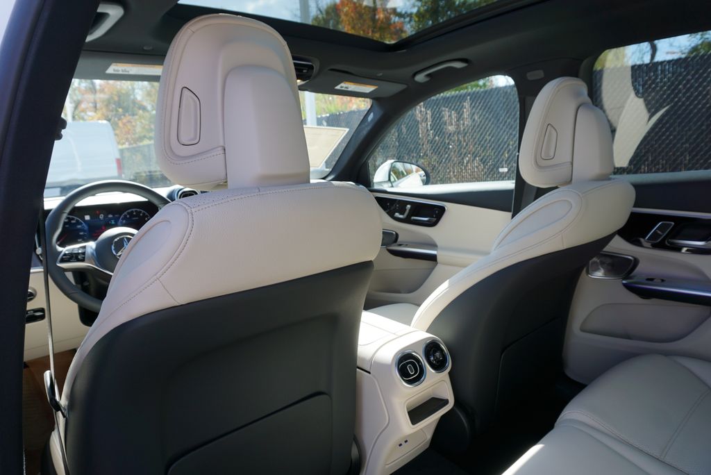 Thumbnail: 2026 Mercedes-Benz GLC - 15