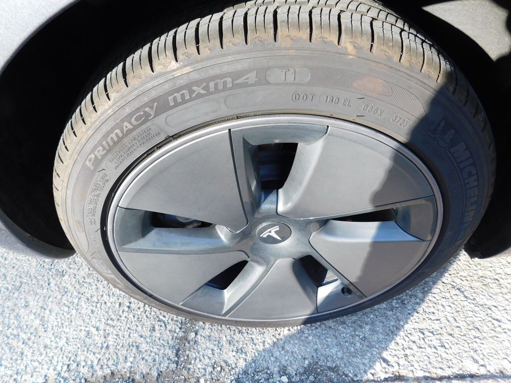 Thumbnail: 2023 Tesla Model 3 - 8