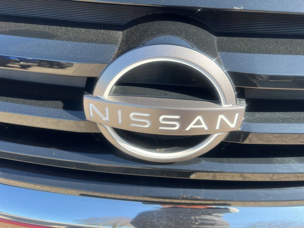2022 Nissan Pathfinder SV photo